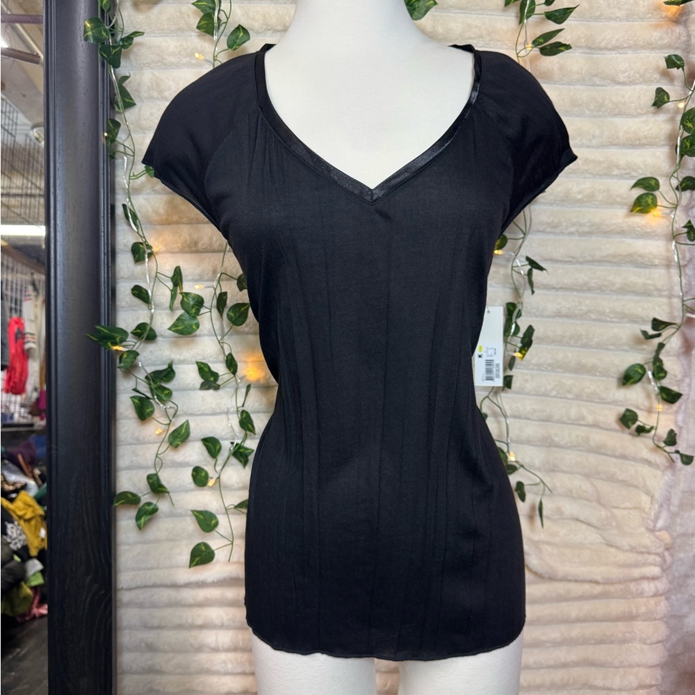 Jaclyn Smith Black V-Neck Short Sleeve Top